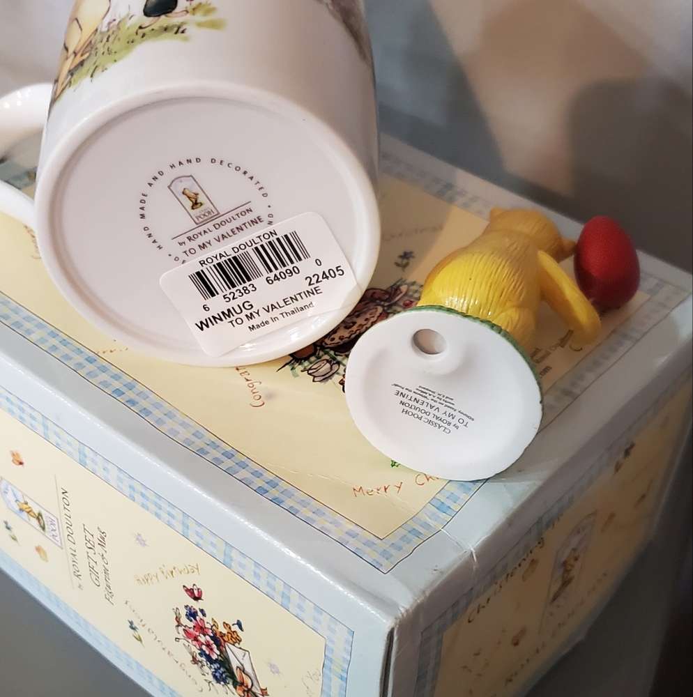 NEW Royal Doulton Winnie the Pooh Mug and Figurine⚜️💙⚜️ - Picture 3 of 6